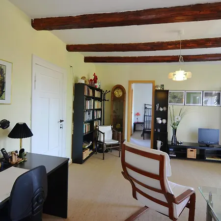 Appartement Modern In A Listed With Beautiful View From Balcony
